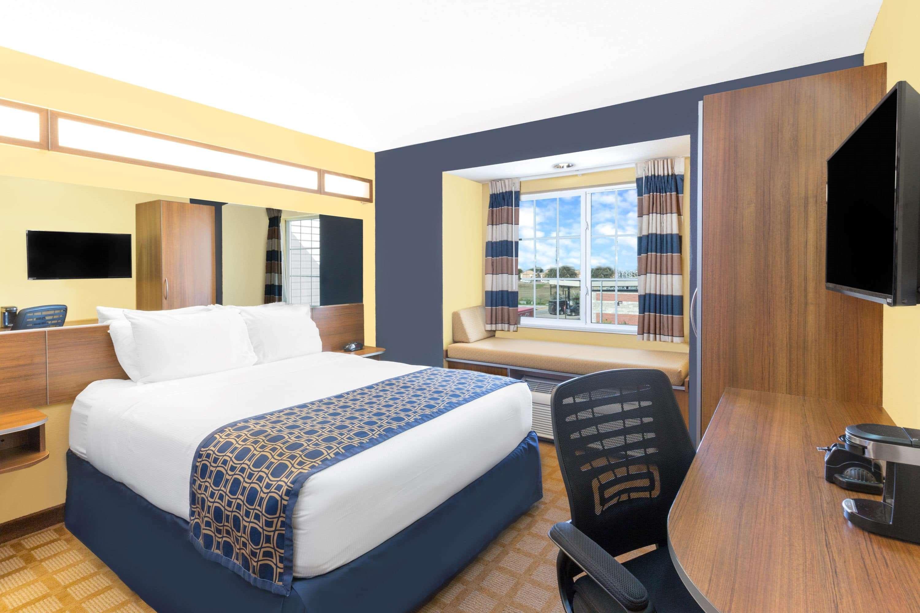 Microtel Inn & Suites - קירני מראה חיצוני תמונה