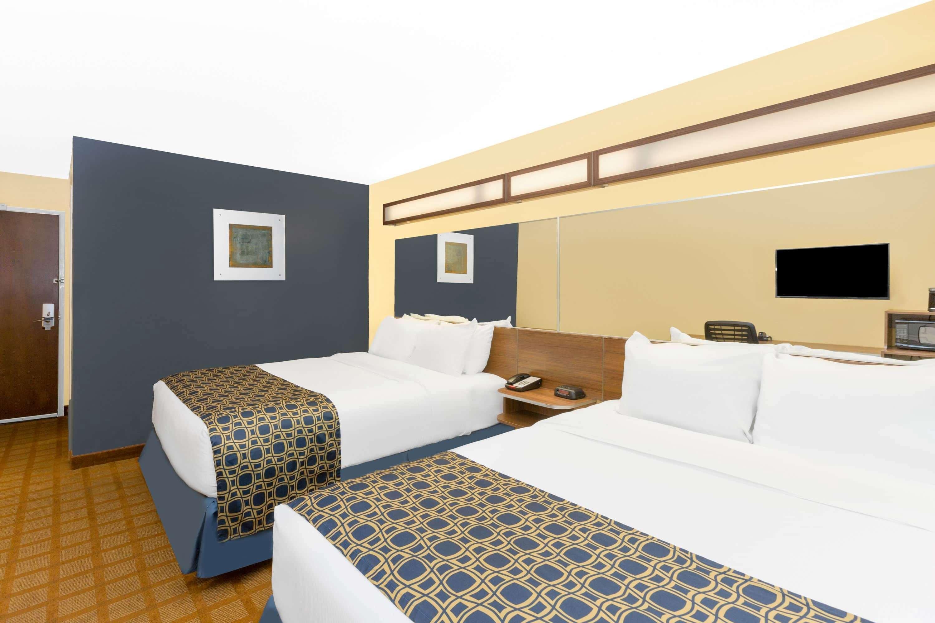 Microtel Inn & Suites - קירני מראה חיצוני תמונה