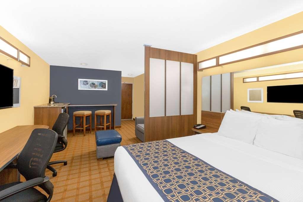Microtel Inn & Suites - קירני חדר תמונה